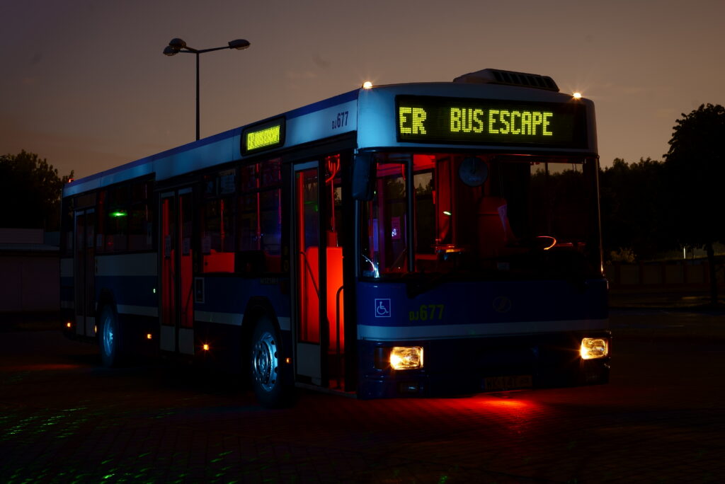 Mobilny escape room autobus Warszawa Bus Escape