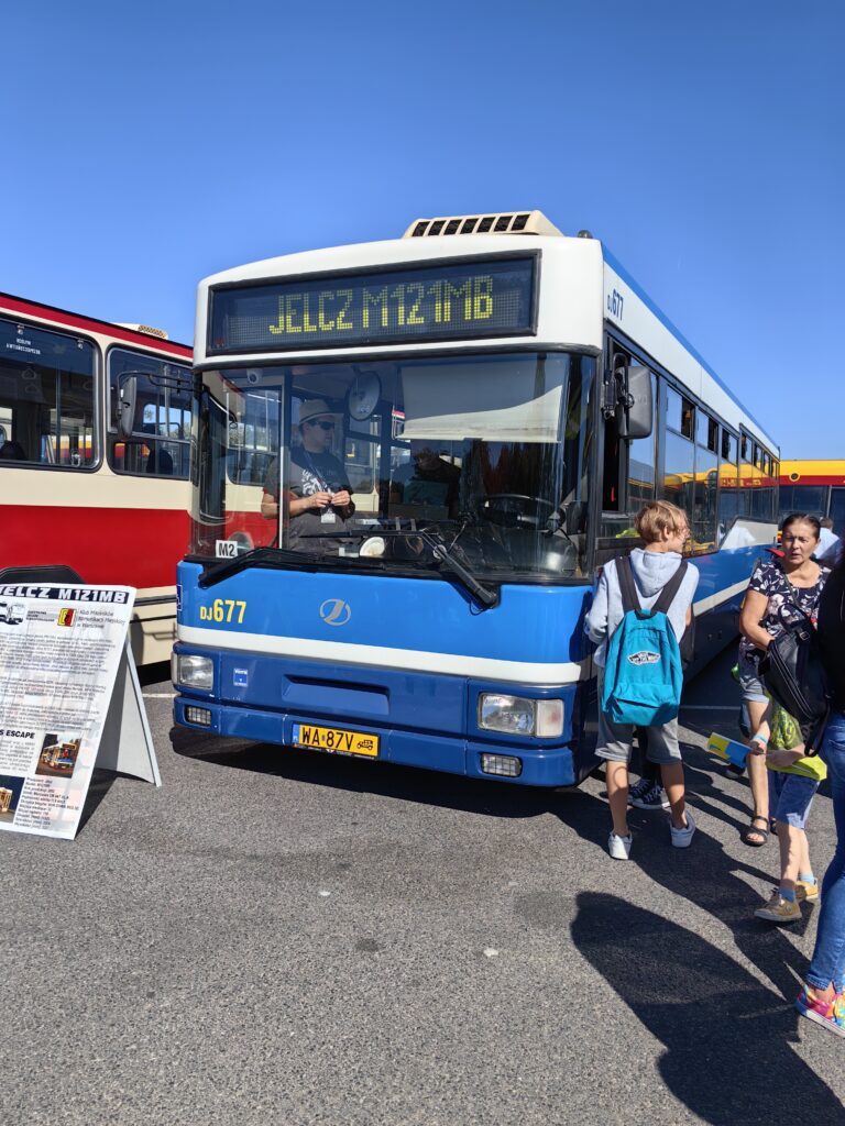 Zabytkowy autobus na event Warszawa